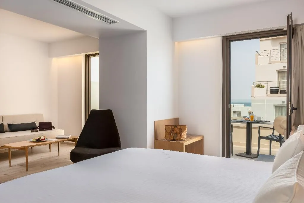 JUNIOR SUITE STANDARD Room, Ibis Styles Heraklion Central, Crete