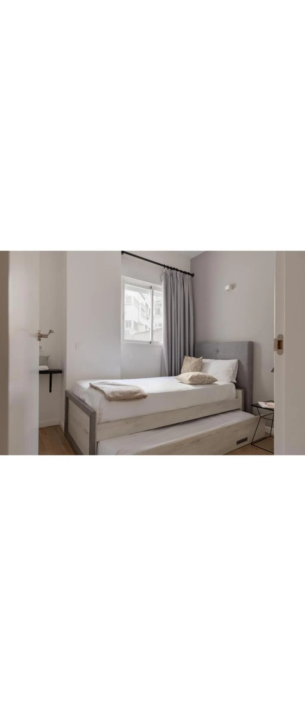 APARTMENT TWO BEDROOMS Room, Libere Valencia Abastos, Valencia