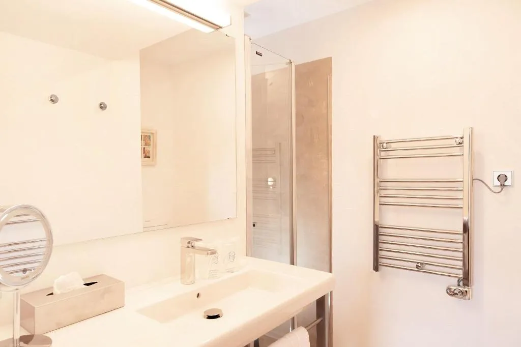 Room, D'Es Puig, Majorca
