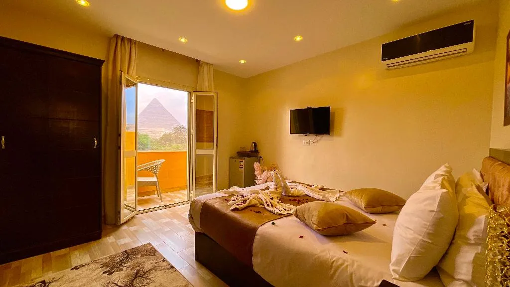 DOUBLE SUPERIOR KING BED Room, Nemes Pyramids View Inn, Cairo