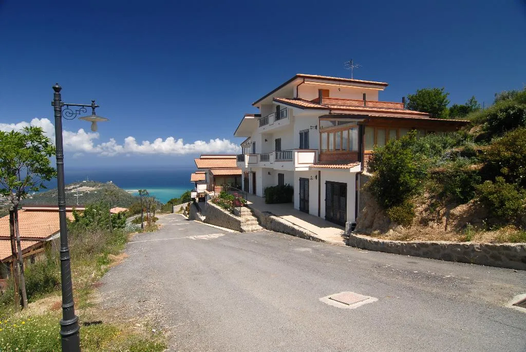APARTMENT ONE BEDROOM WITH TERRACE Room, Residence Galati, Catania