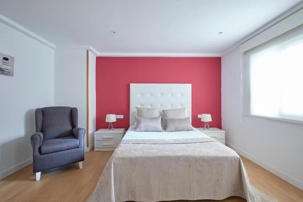 APARTMENT TWO BEDROOMS Room, Apartamentos en Sol, Madrid