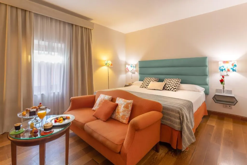Room, Izan Trujillo, Madrid
