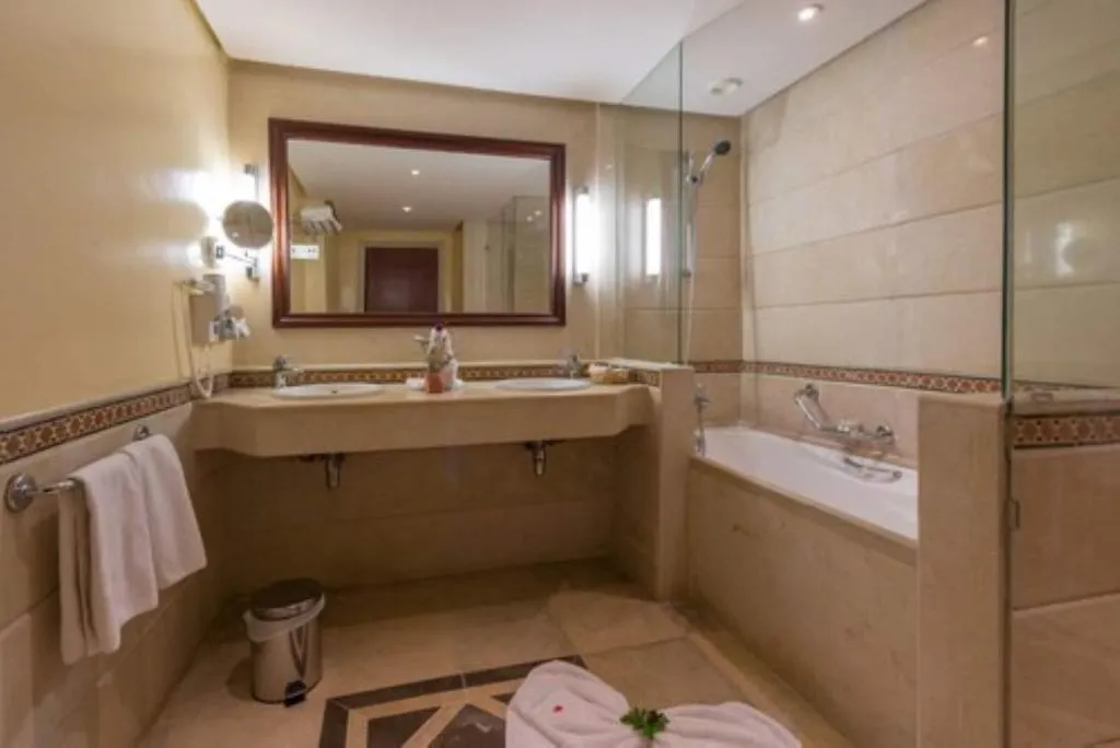 QUADRUPLE SEA VIEW Room, Regency Hotel & Spa, Tunisia