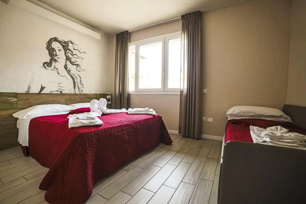 Room, B B Santa Maria Novella, Florence