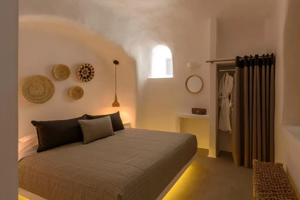 VILLA WITH PRIVATE POOL Room, Senses Luxury Villa, Santorini