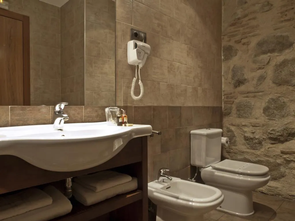 DOUBLE WITH VIEWS Room, Las Leyendas, Madrid