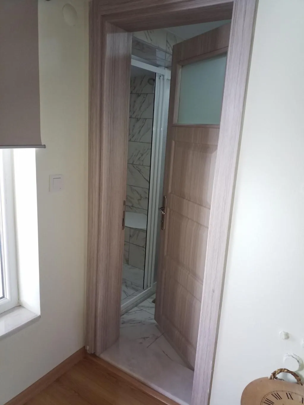 Room, Kamelya, Dalaman