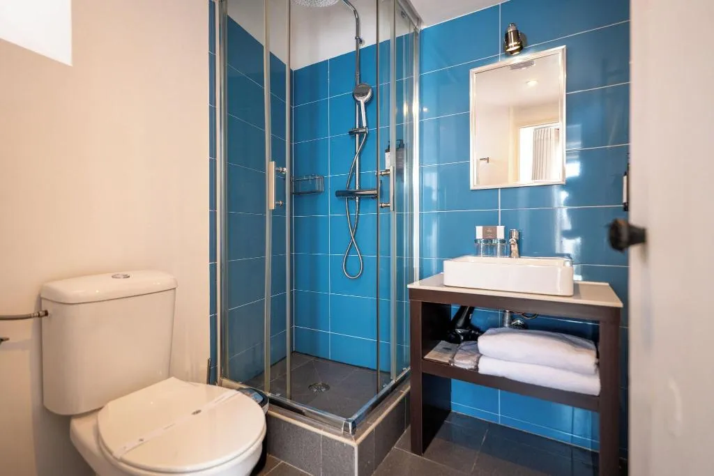 DOUBLE SUPERIOR QUEEN BED Room, Casa Do Jasmim By Shiadu, Lisbon