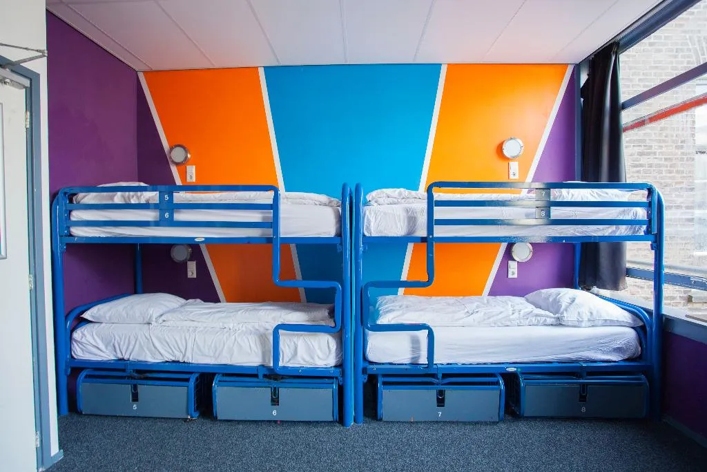Bed in dormitory STANDARD Room, Flying Pigs Downtown Hostel Amsterdam, Amsterdam
