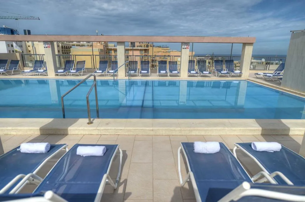 Pool, Alexandra Hotel, Malta
