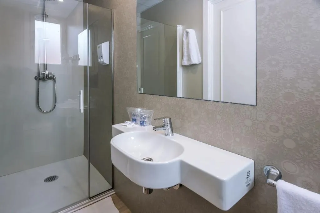 FAMILY ROOM STANDARD Room, GHT Balmes - Apartaments & Splash, Costa Brava