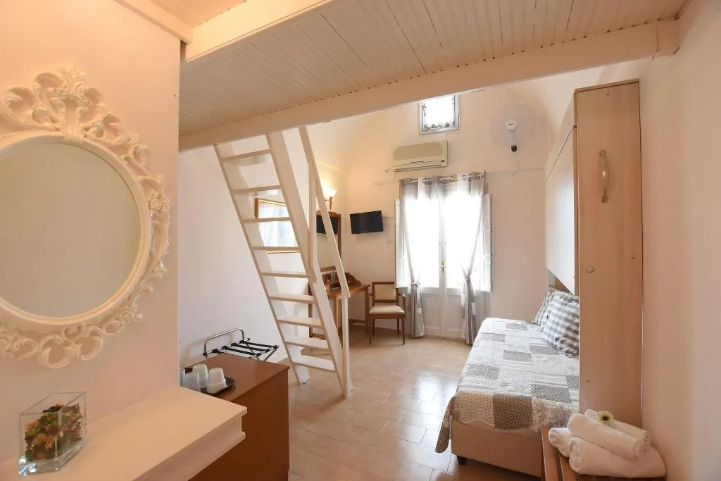 Room, Rodakas Hotel, Santorini