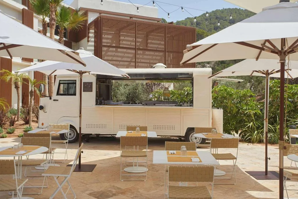 Restaurant, Cala San Miguel Ibiza Res, Curio Colllec by Hilton, Ibiza