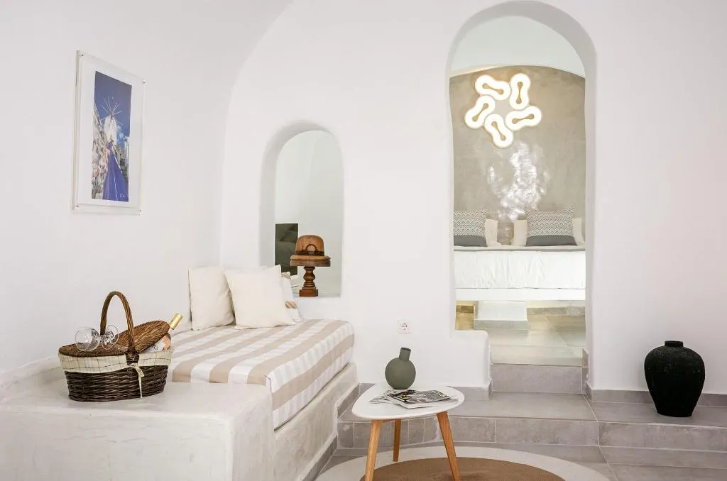 Room, Vogue Suites, Santorini