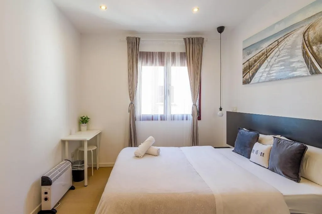 Room, A&Z Javier Cabrini, Madrid