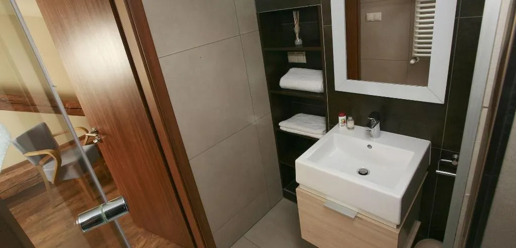 Room, Dom Turysty - Pokoje Goscinne, Krakow