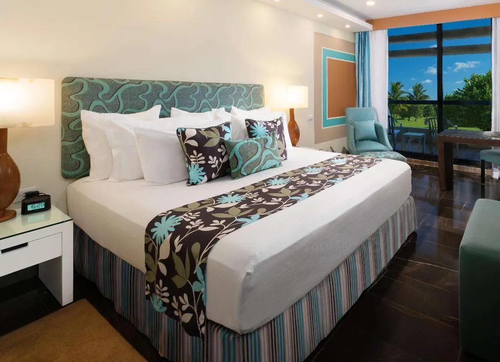 SINGLE STANDARD Room, The Pyramid Cancun by Oasis, Cancun Area