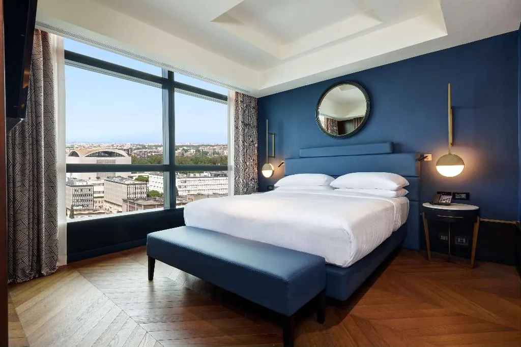 JUNIOR SUITE KING SIZE BED Room, Hilton Rome Eur La Lama, Rome