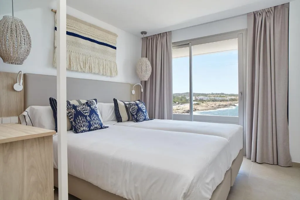 APARTMENT SEA VIEW TWO BEDROOMS Room, Can Salia, Ibiza