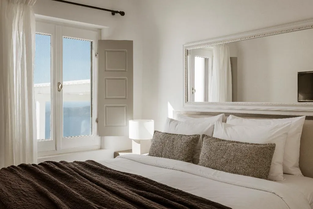 DOUBLE DELUXE Room, Aqua Luxury Suites, Santorini