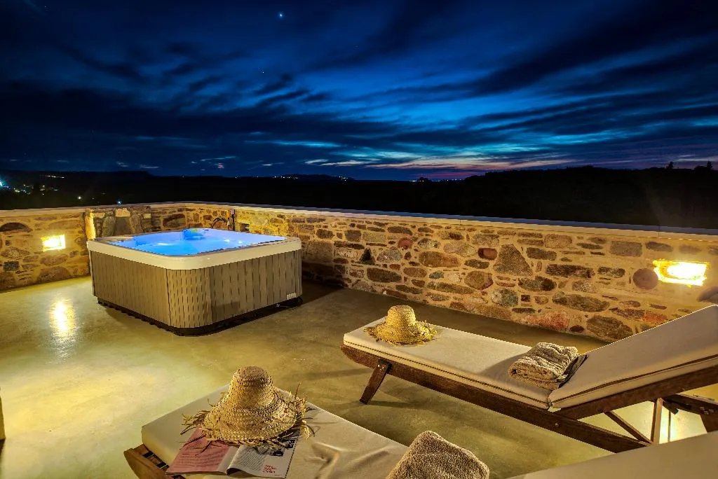 SUITE WITH JACUZZI Room, Lameriana Secret Village, Crete
