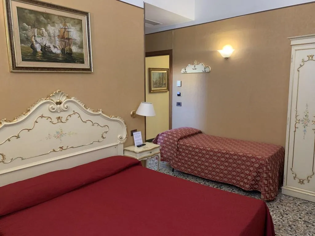 TRIPLE TWO BEDS Room, Locanda Poste Vecie, Venice