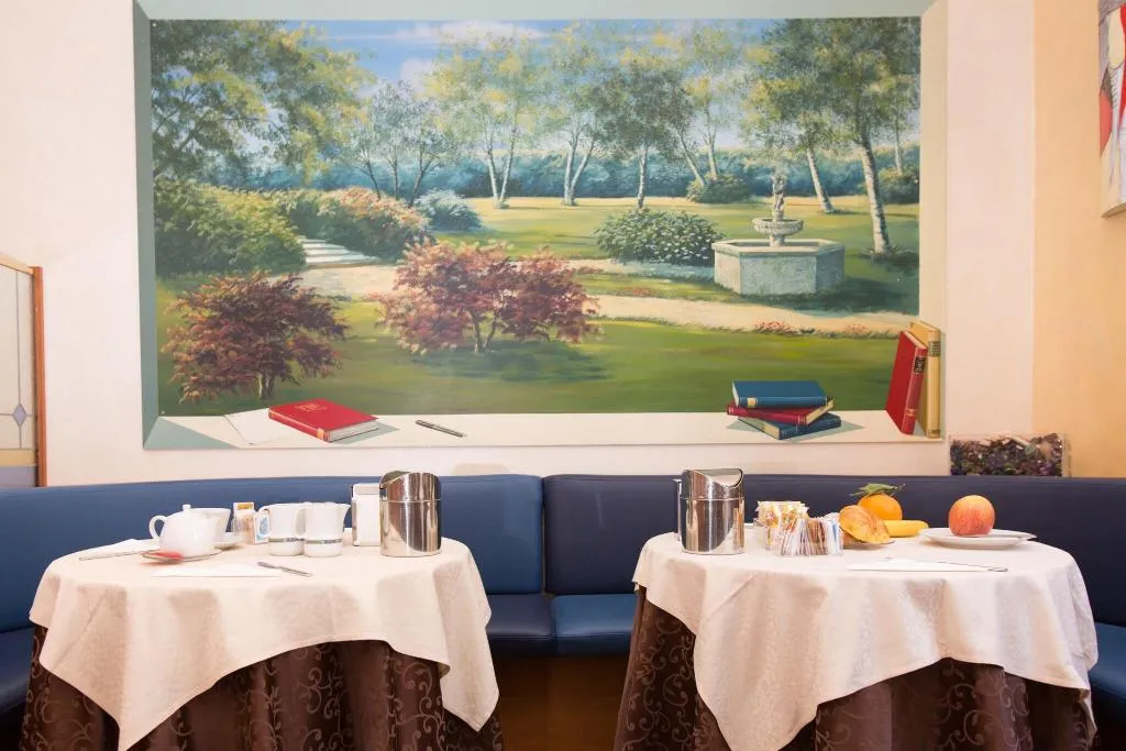 Restaurant, Hotel Piacenza, Milan