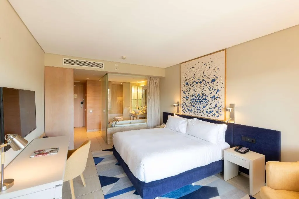 DOUBLE DELUXE KING BED Room, Hilton Vilamoura As Cascatas Golf Resort & Spa, Algarve