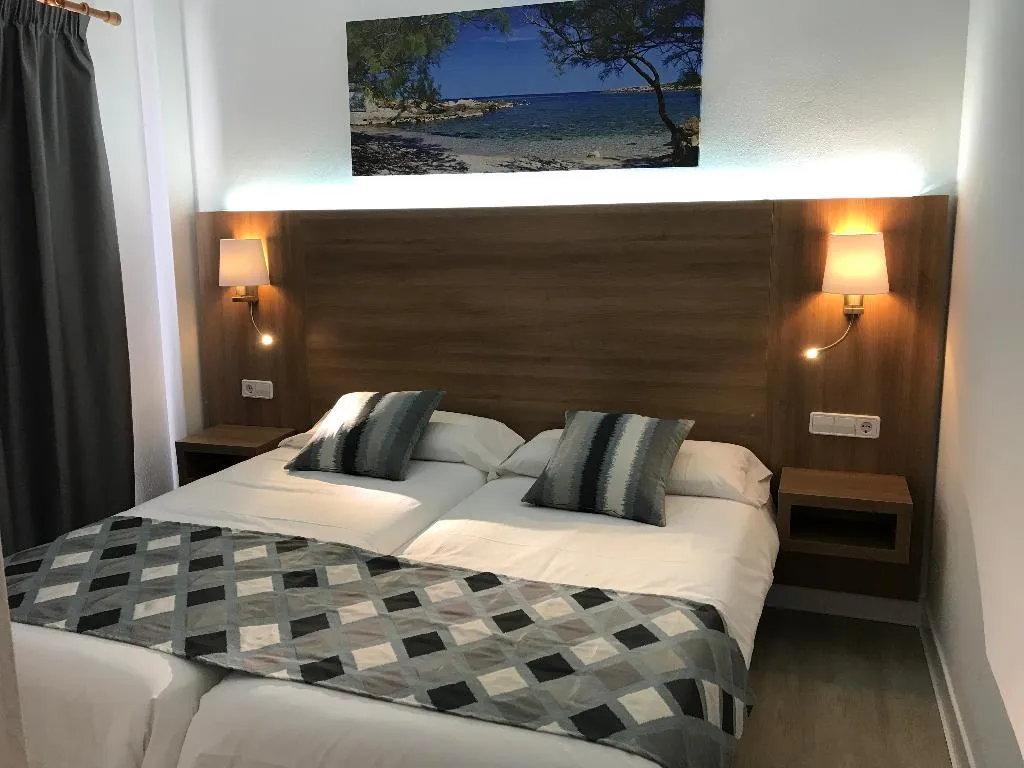 APARTMENT STANDARD Room, R2 Cala Millor, Majorca