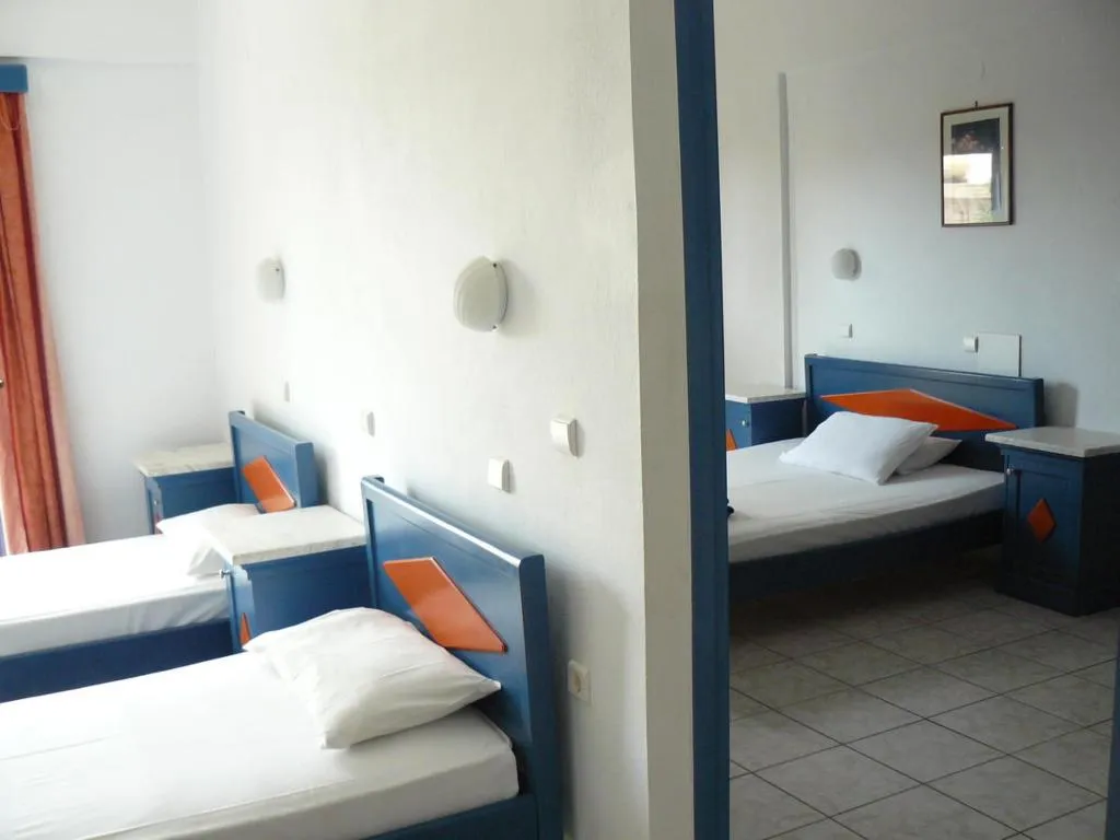 Room, Leonidas Studios & Apartments, Crete