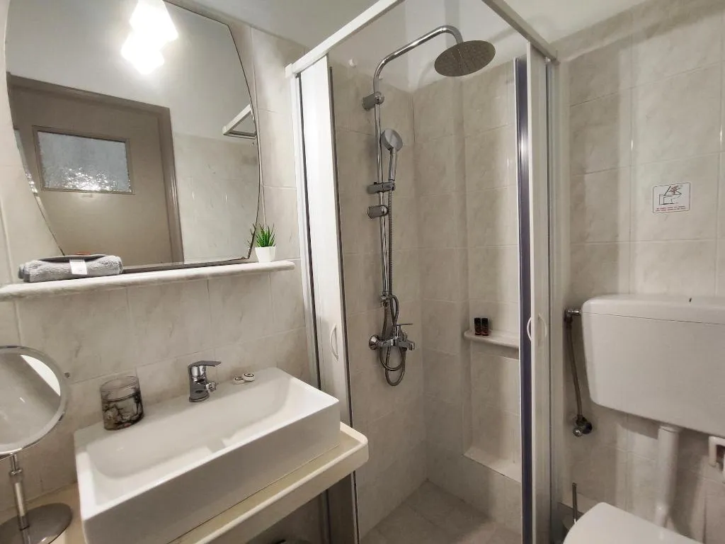 Room, Nemesis, Santorini