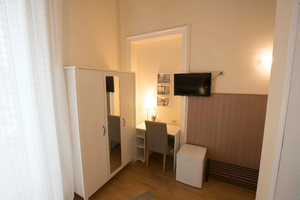 SINGLE STANDARD Room, Dimora Novecento, Catania