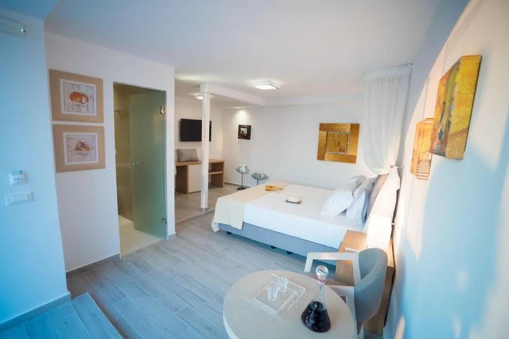 Room, Kratiras View Luxury Suites, Santorini