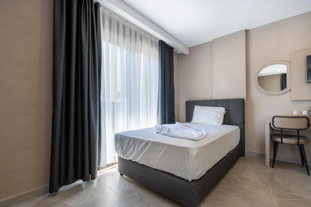 FAMILY ROOM CAPACITY 7 TWO BEDROOMS Room, Lara Beach Homes, Antalya