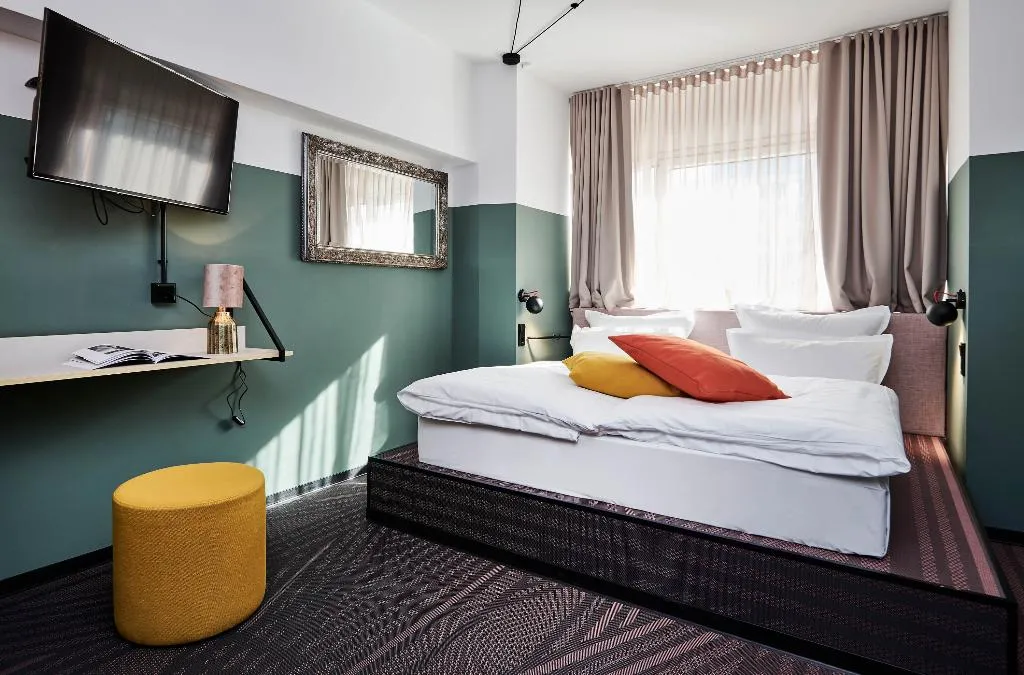 DOUBLE RIVER VIEW Room, Hotel Neuer Fritz Berlin, Berlin