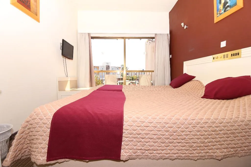 QUADRUPLE STANDARD Room, Kings, Cyprus