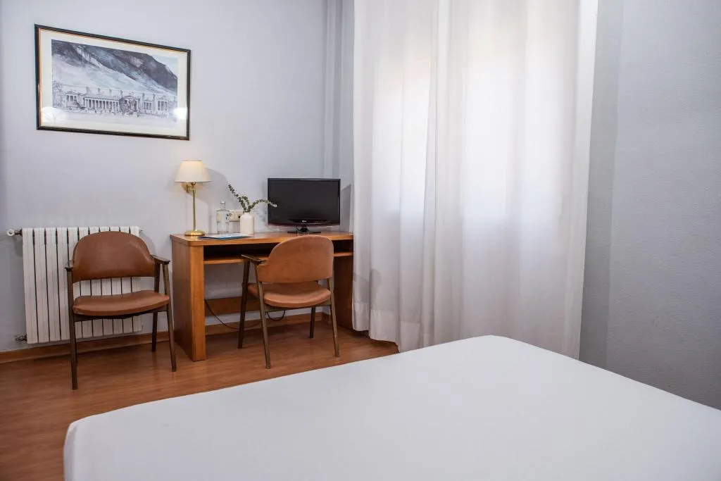DOUBLE STANDARD Room, Hotel Balneario Broquetas, Barcelona