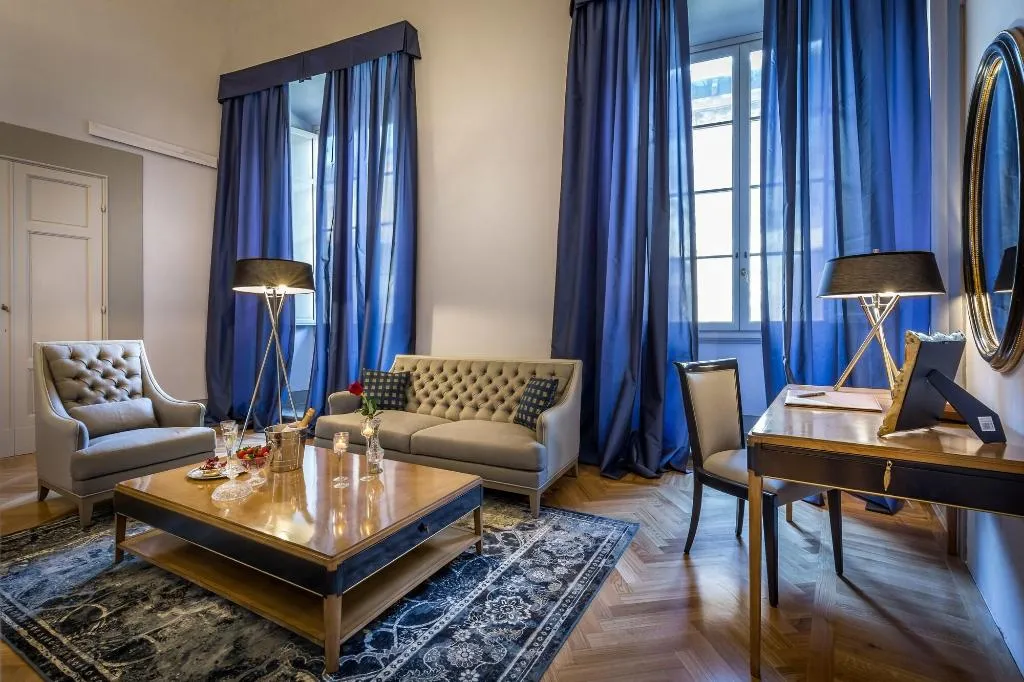 Room, Palazzo Ridolfi, Florence