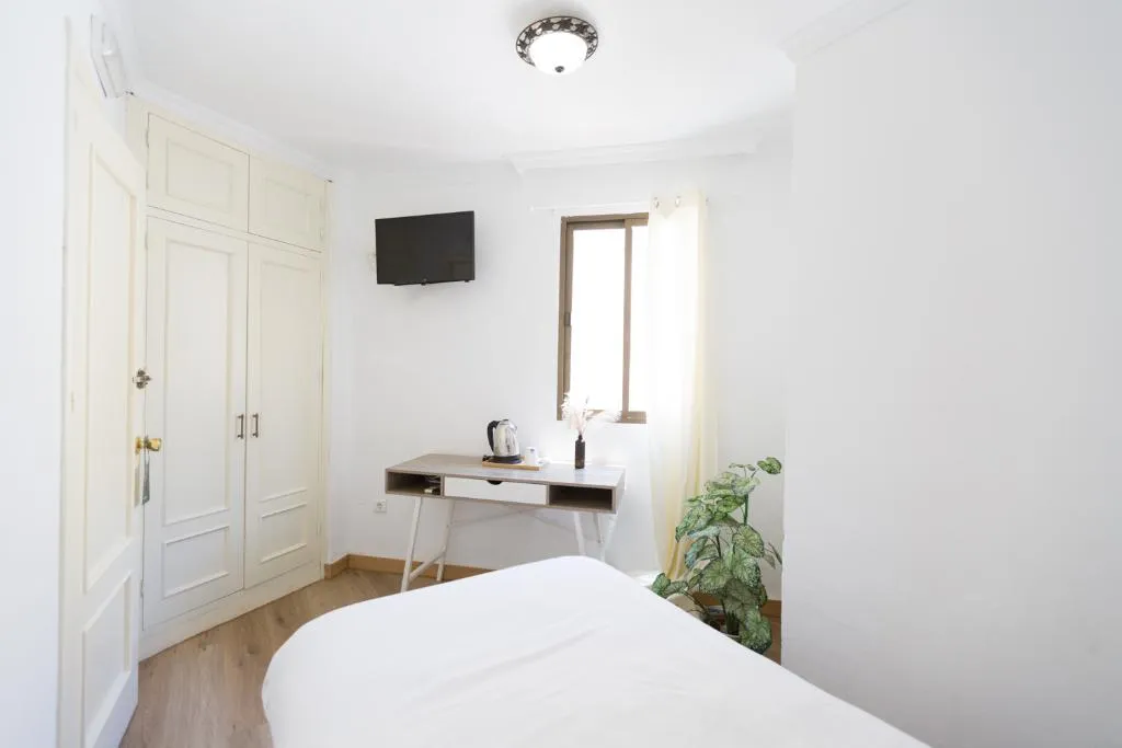 SINGLE Private external bathroom Room, Hostal San Miguel by Croma, Costa Del Sol