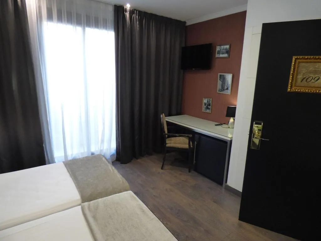 Room, Moderno, Barcelona