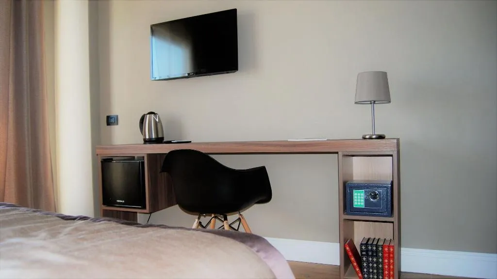Room, 7Th Floor Suite, Naples
