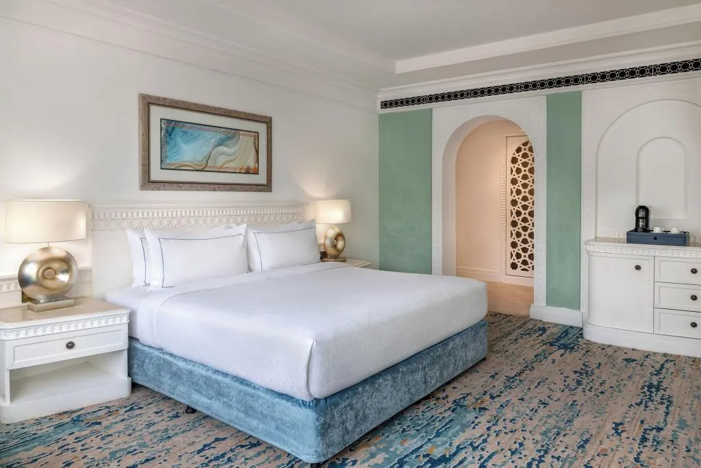 Room CLUB WITH VIEWS Room, Habtoor Grand Resort, Autograph Collection, Dubai