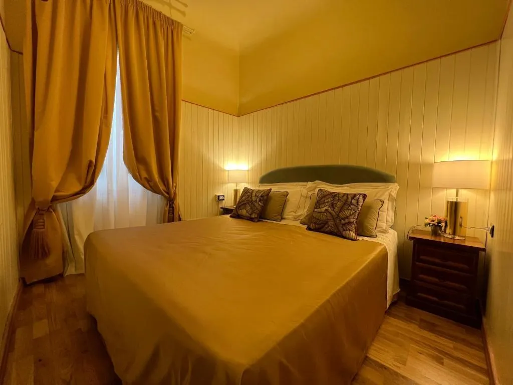 SUITE CAPACITY 4 Room, Hotel Villani, Florence