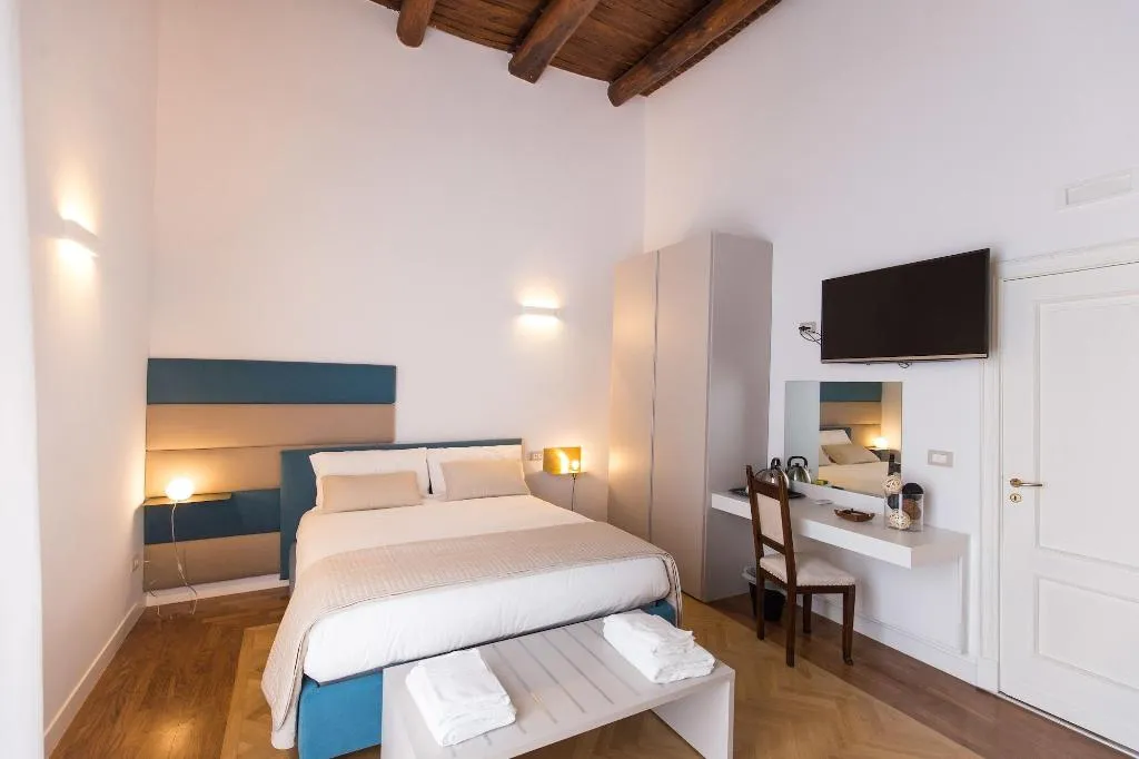 Room, Savoy Riviera, Naples