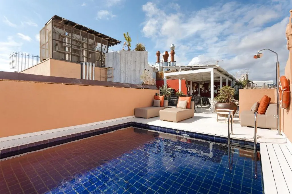 Pool, Do: Placa Reial, Barcelona