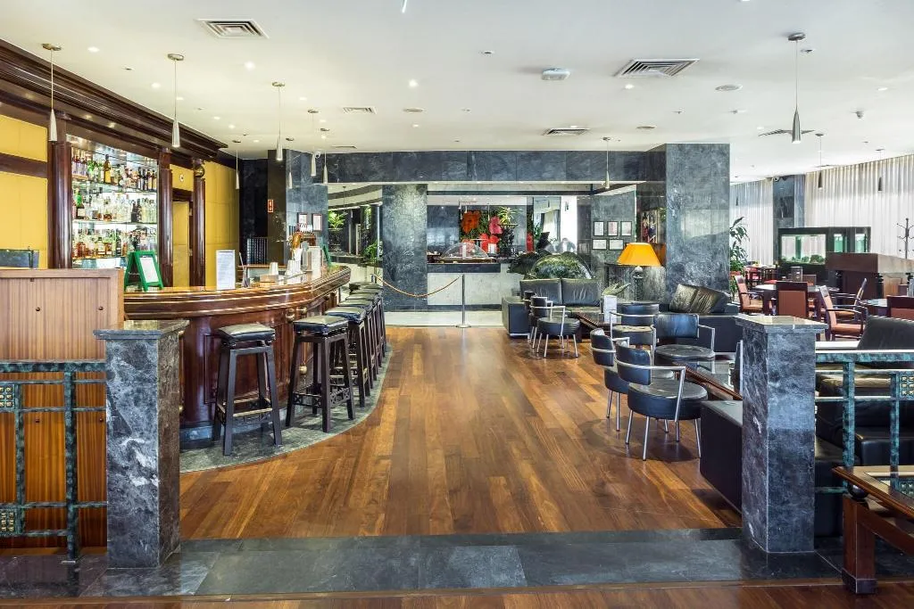 Bar, Radisson Blu Hotel, Lisbon, Lisbon