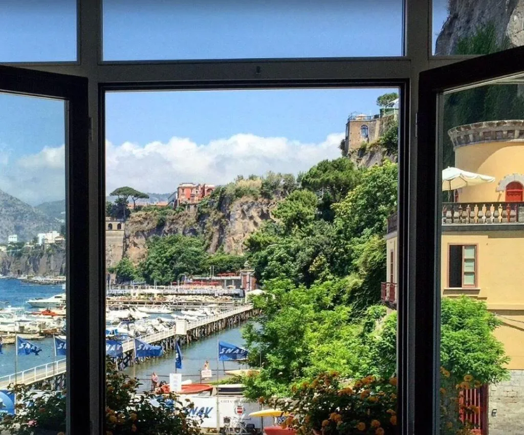 Room, Surriento Suites, Naples