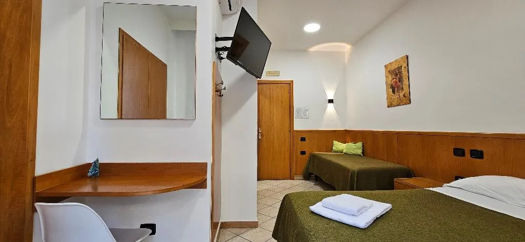 Room, Zara, Naples