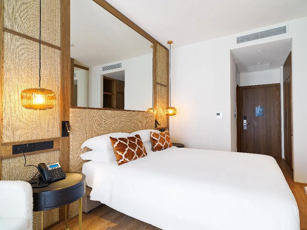 DOUBLE EXECUTIVE Room, Leonardo Boutique Hotel Larnaca, Cyprus